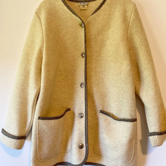 LL Bean Womens Boiled Wool Coat Jacket Silver Buttons Beige Front Pockets Medium - Picture 4 of 7